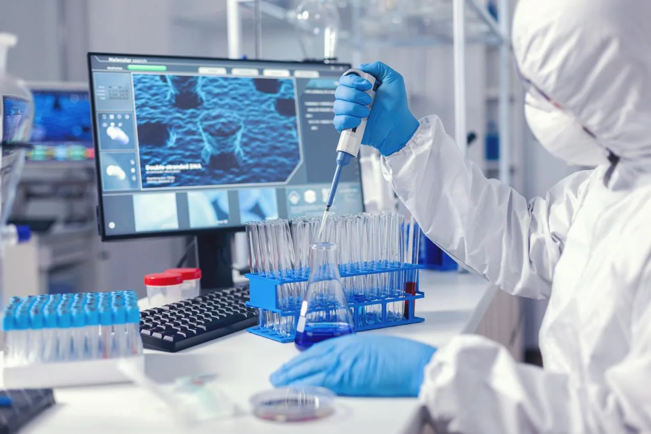 Phòng lab NEXVA — kiểm nhiệm bằng buồng mô phỏng UV / mưa / nồm ẩm